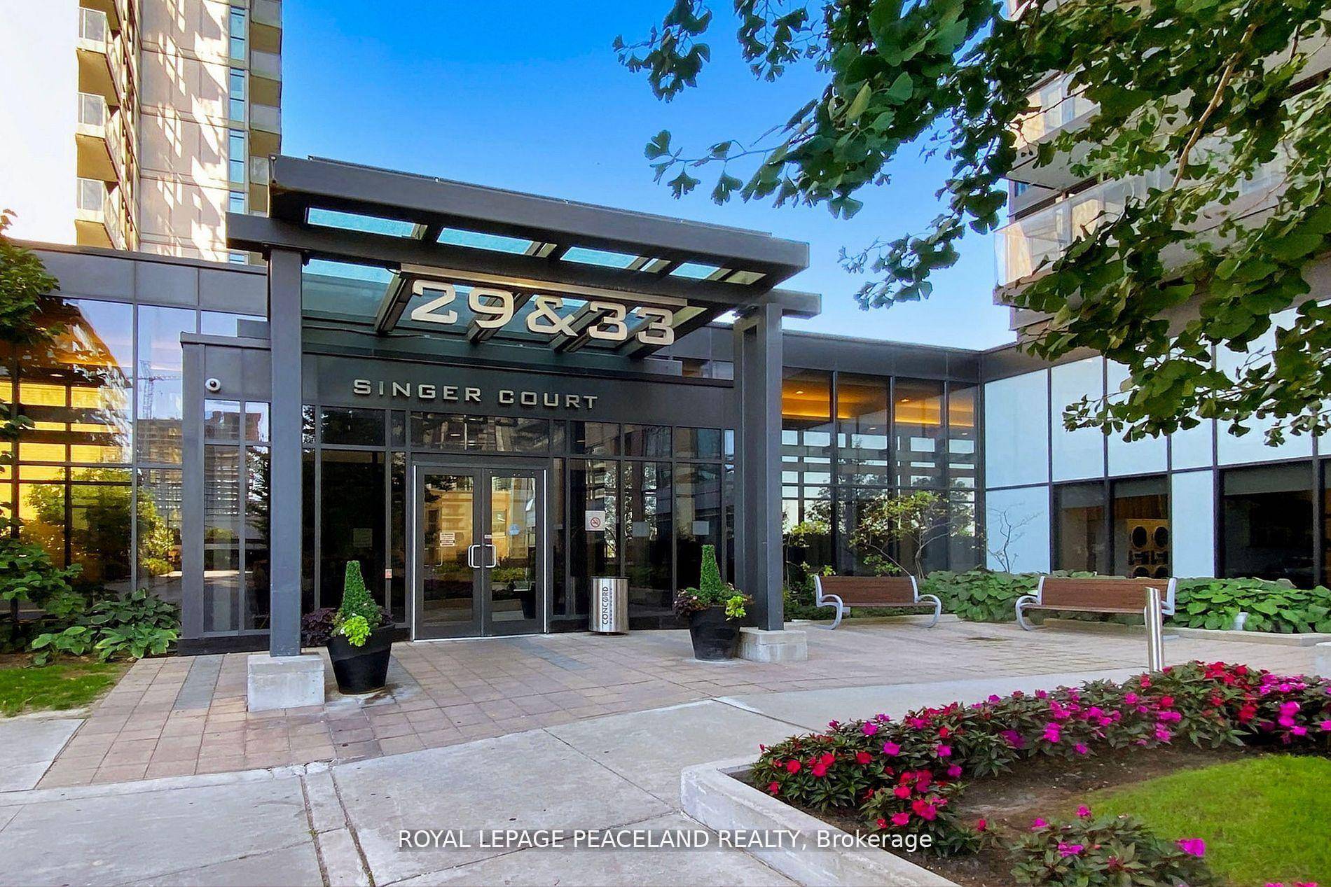 Chic, Luxurious amp ; Upscale Condo With An Unobstructed South City View From The 29th Floor !