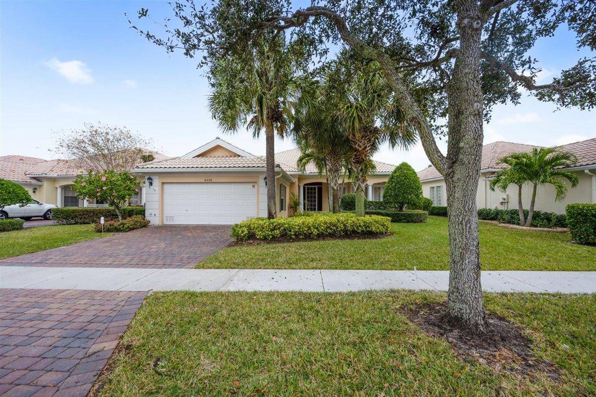 Great opportunity to rent for the season Very clean, new furniture, beautiful house in Village Walk, great lake views and location.