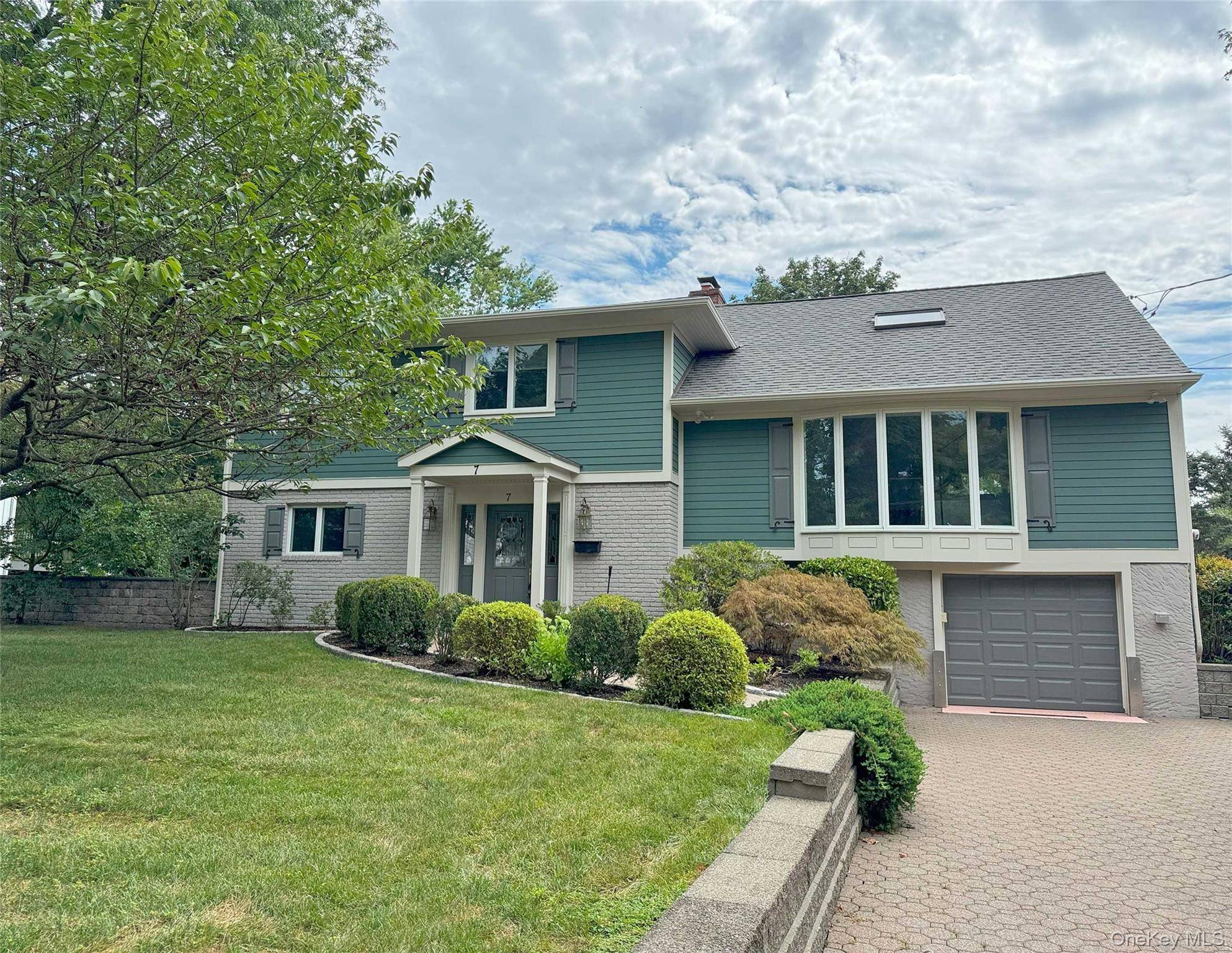 Welcome to this beautifully maintained rental in the heart of Rye Brook !