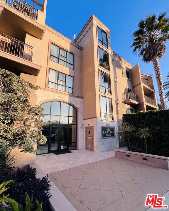 8238  W Manchester Ave 2BR Playa Del Rey La