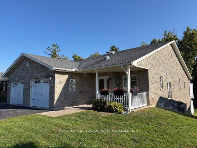 Rare find ! END UNIT WITH A FULL FINISHED BASEMENT WITH WALK OUT, backing on to Environment protected land.