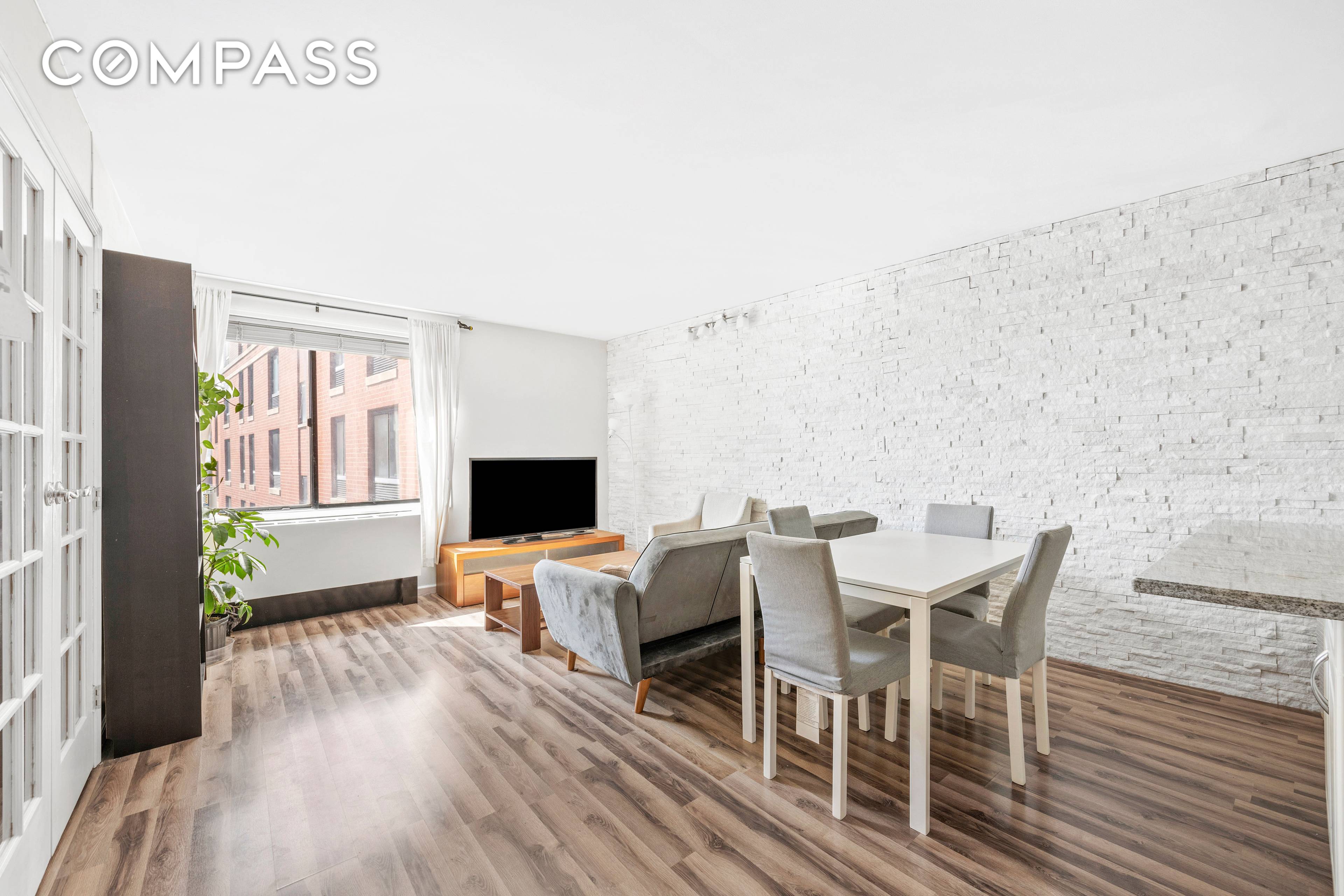 Welcome to Residence 6T at Battery Pointe a beautifully appointed one bedroom with a flexible bonus room, offering bright Western exposures and breathtaking views of the Hudson River.