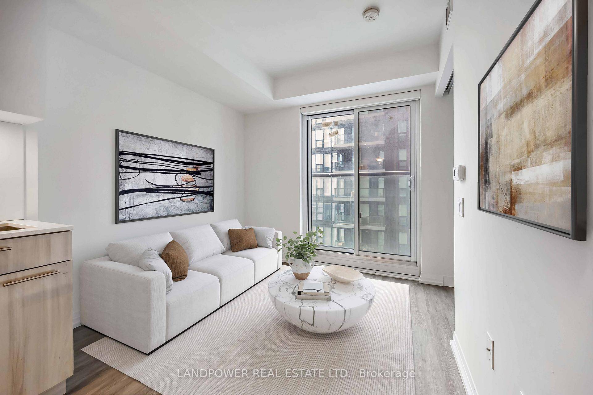 1 Den Unit In The Heart Of Downtown Toronto.