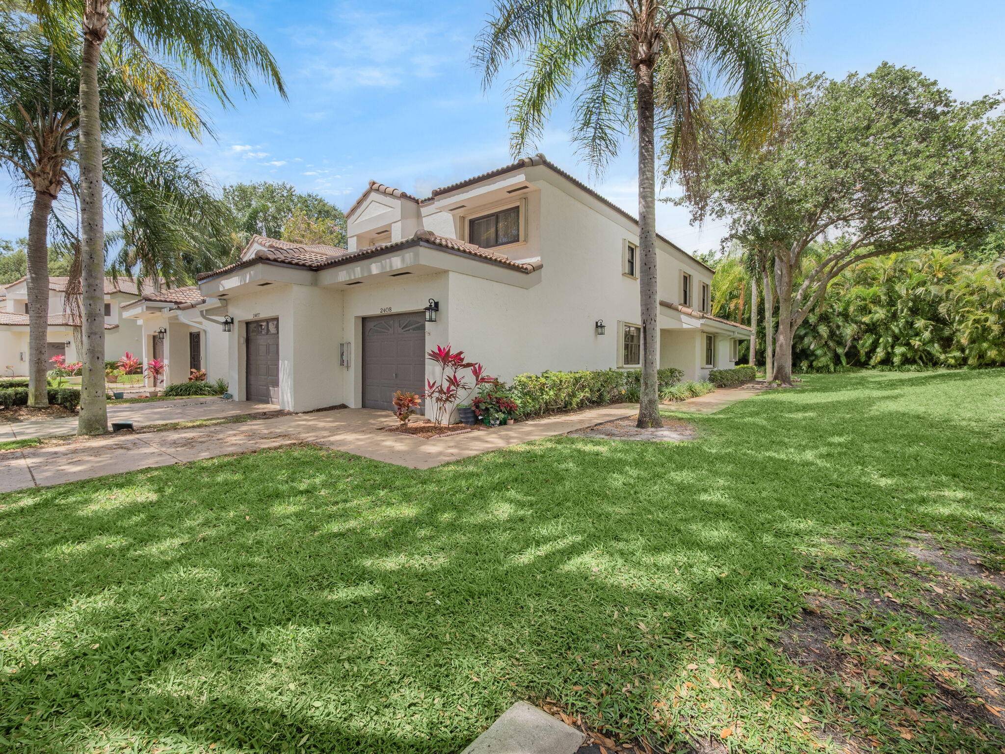 Nicely renovated 3 BR, 2 BA first floor corner unit CBS condo located in the desirable community of Quail Run.