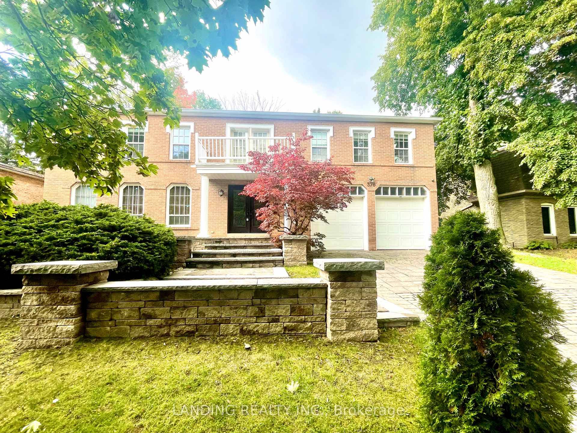 Opportunity To Live In A Well Maintained Principal Residence In The Bayview And York Mills Neighbourhood.