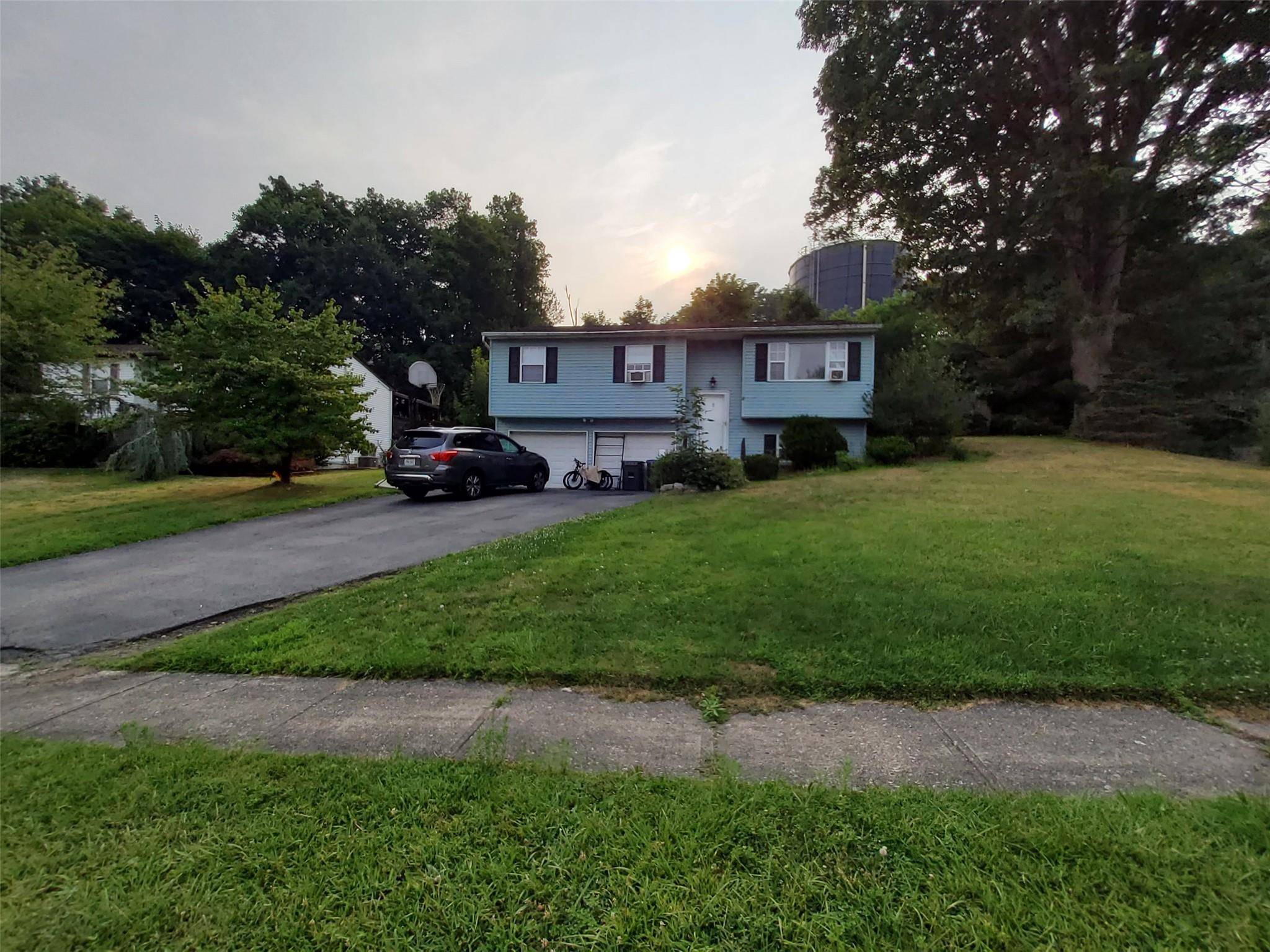 STOP THE SEARCH amp ; LOOK NO FURTHER FOR YOUR RENTAL HOME, THIS IS YOUR PERFECT CHOICE !