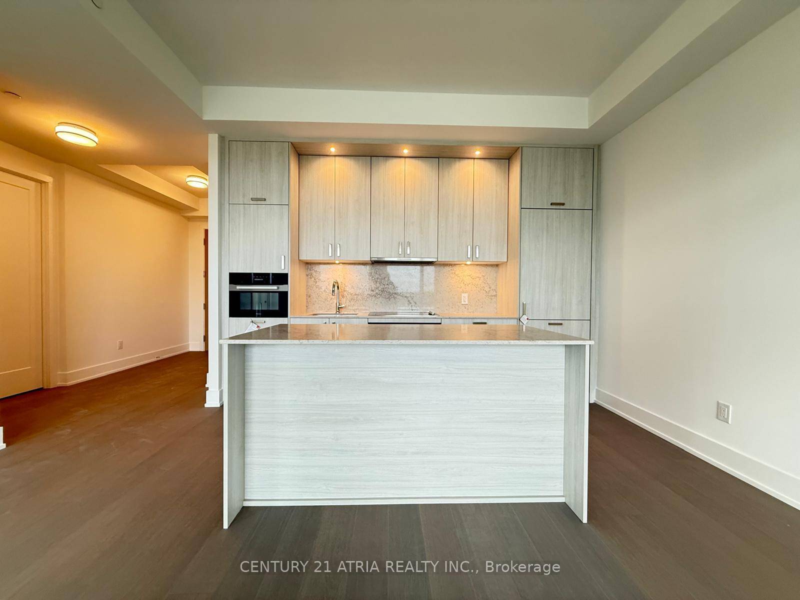 EV PARKING amp ; LOCKER Included Tridel Built Luxury Condo In The Heart Of Thornhill !
