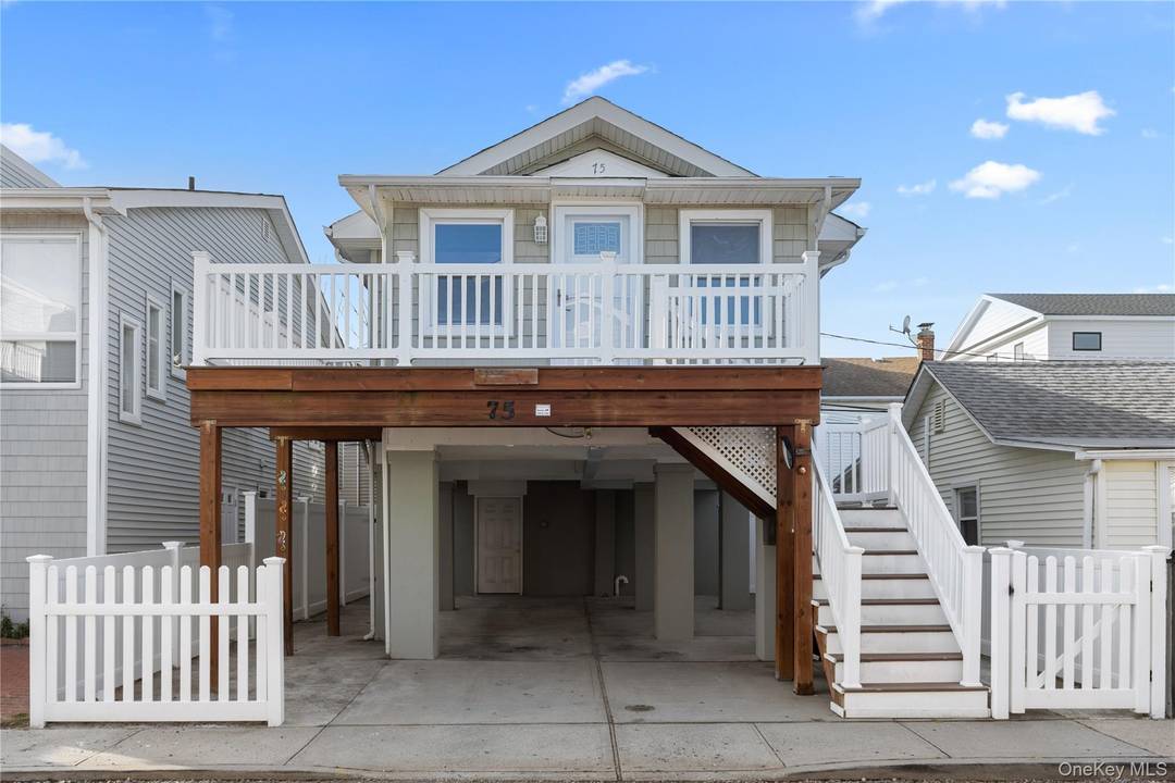 Bright and beautiful new upper level 2 Bedroom featuring fresh renovations throughout.