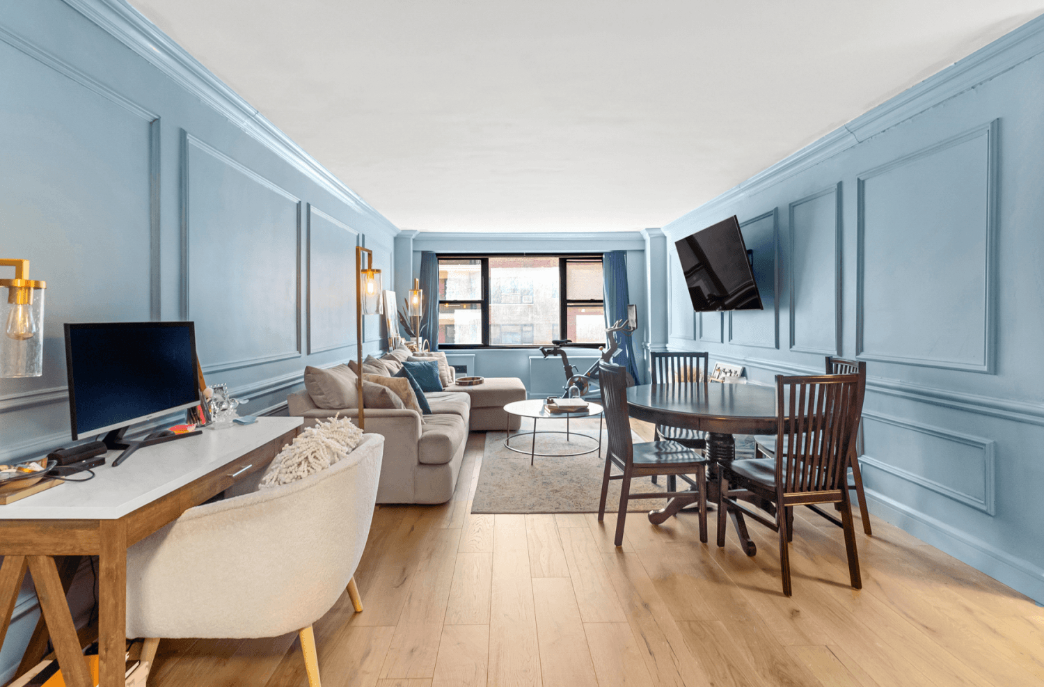 Welcome to 405 East 63rd Street 6F, a south facing, bright and stylish one bedroom apartment !