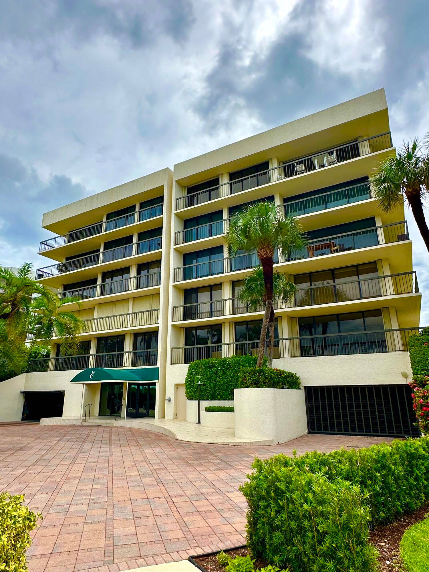 3390 S Ocean Boulevard Condo Palm Beach