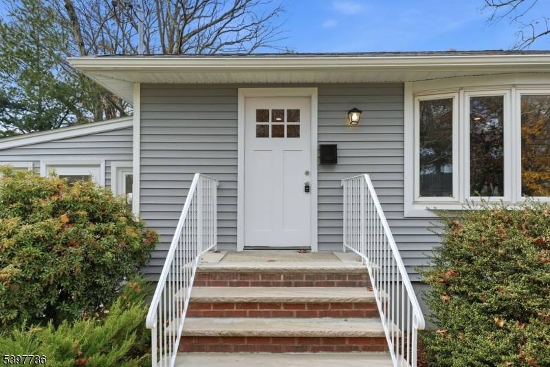 Welcome to this beautifully updated 3 bedroom, 2 full bath single family home in Plainfield !