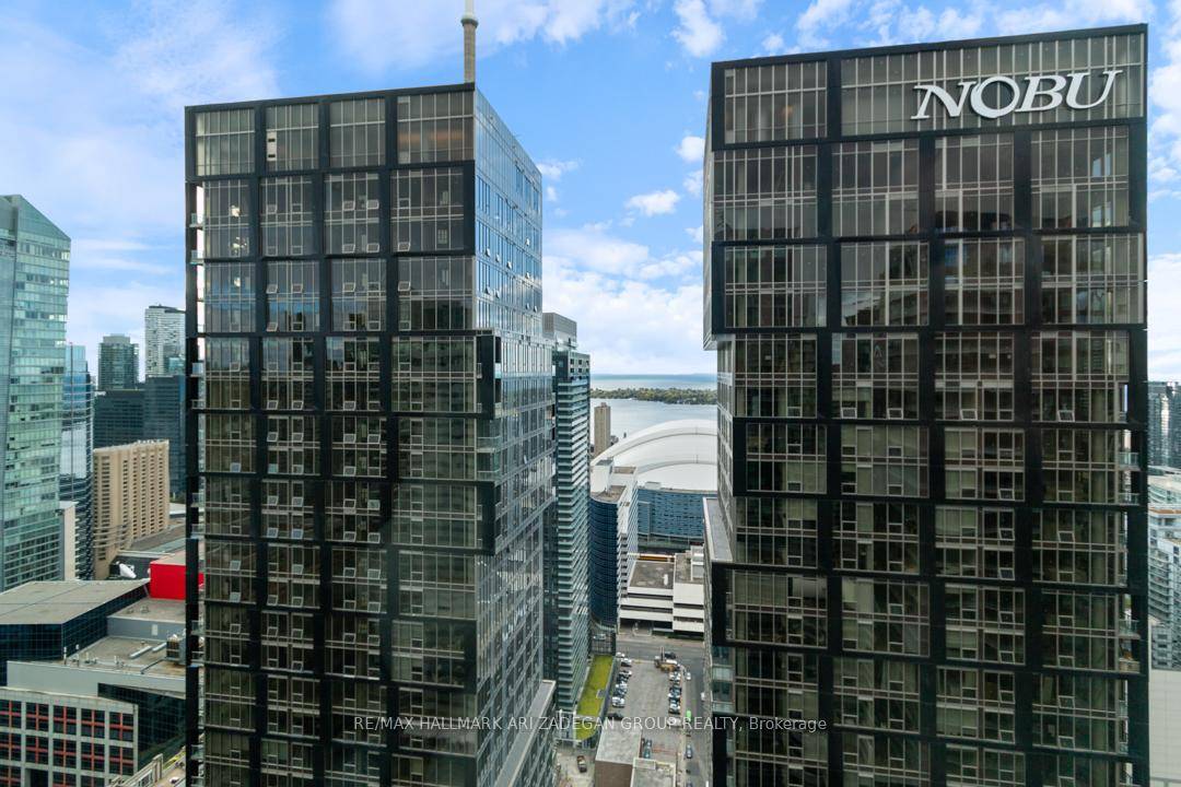 Executive Furnished Unit, Situated in the heart of Torontos vibrant Entertainment District, this property is just minutes away from world class amenities, fine dining, and cultural landmarks such as the ...