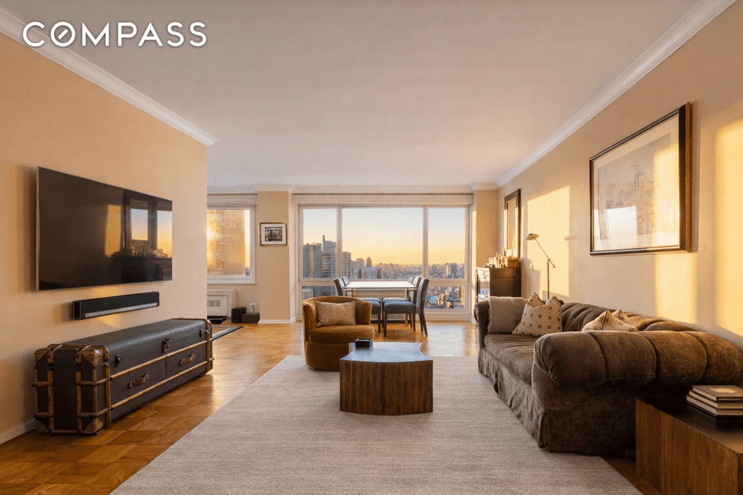 Welcome to Apartment 31C at 50 East 89th Street, a high floor, light filled residence offering sweeping open views of Central Park and the Jacqueline Kennedy Onassis Reservoir in the ...