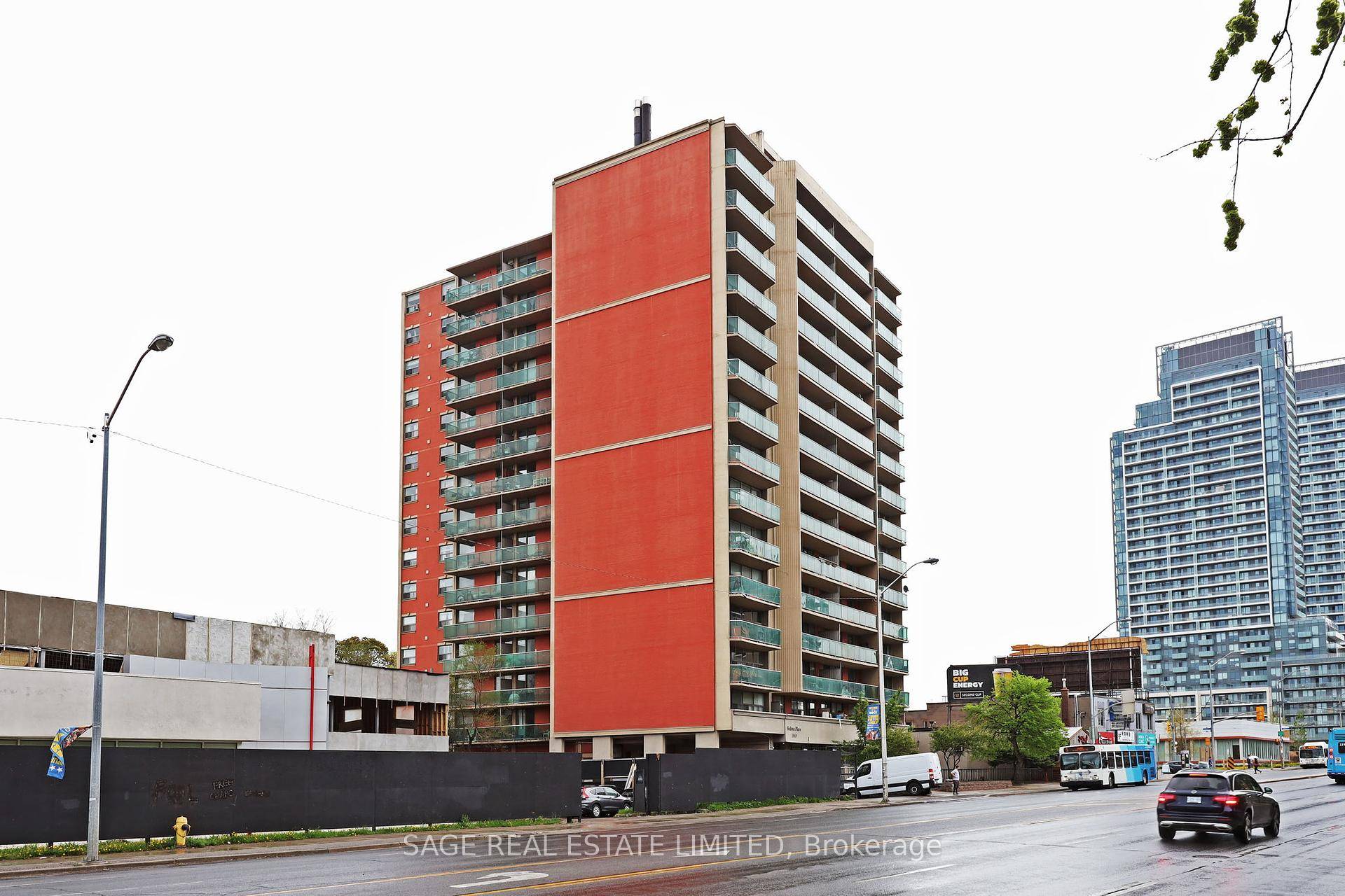 Location x three, great space and price at SEDONA PLACE !