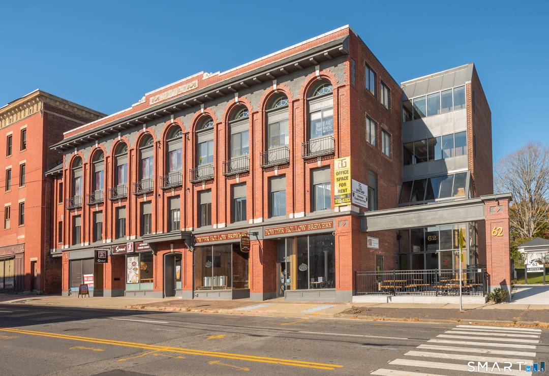 This approximately 28, 000 square foot mixed use building presents an opportunity to acquire a largely renovated asset in the heart of the growing and diverse Middletown market.