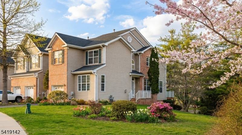 Bright and spacious end unit in Montgomery Hills offering exceptional natural light and a well designed layout.