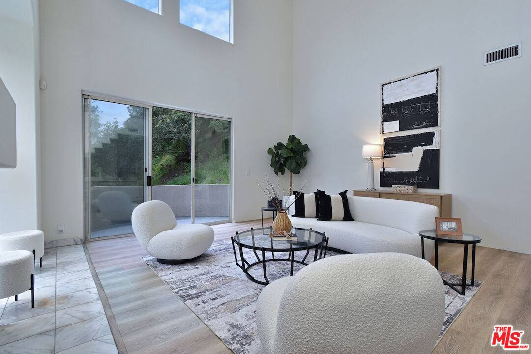 1701 N Beverly Drive 4.0 Beverly Hills Post Office | B.H.P.O. LA