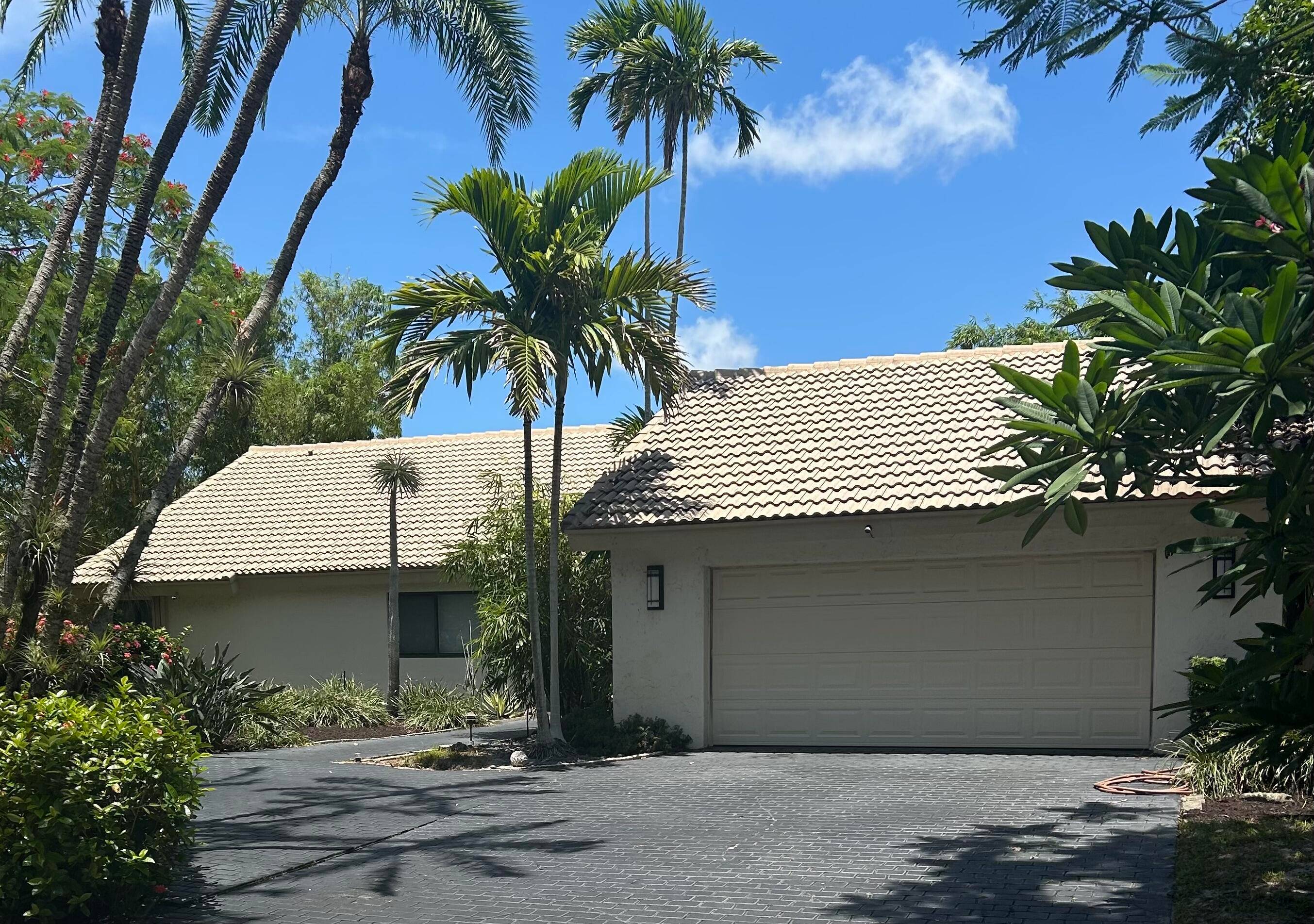 Welcome to this charming home located in the heart of Boca Raton.