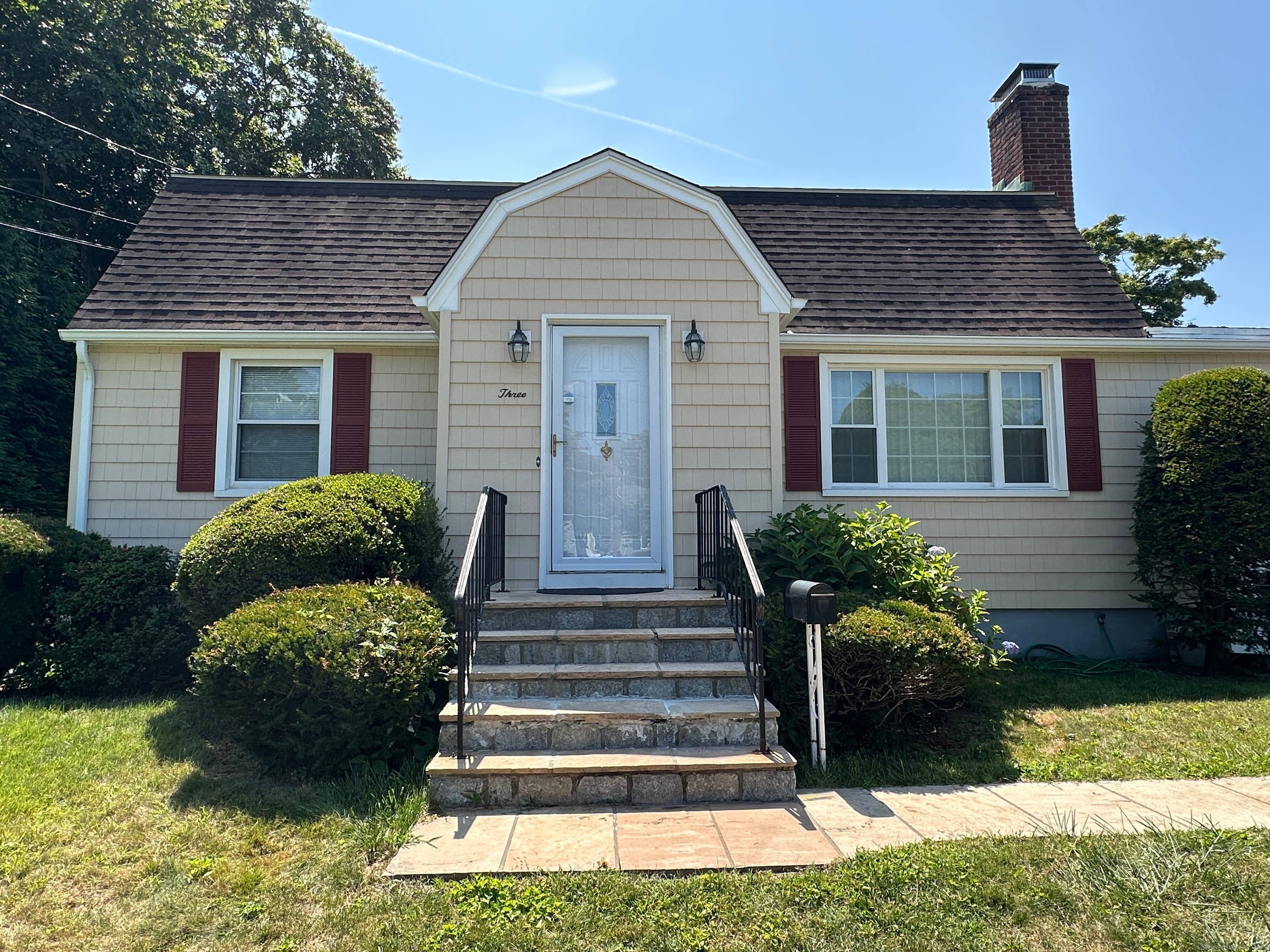 Nestled on a quiet street in Norwalk's desirable Spring Hill neighborhood, this charming Cape Cod Colonial offers 1, 583 sq ft of comfortable living space with 4 bedrooms two on ...