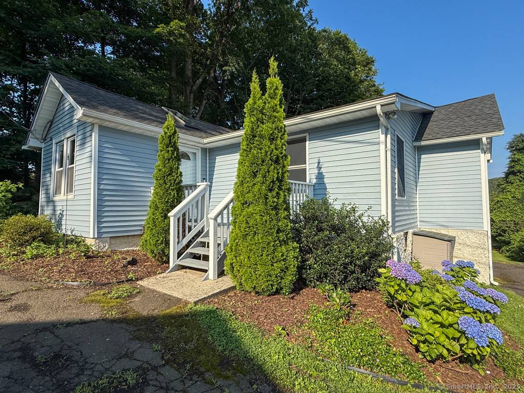 Welcome to this bright and inviting 3 bedroom, 1 bath home located in the sought after private lake community of Aqua Vista.