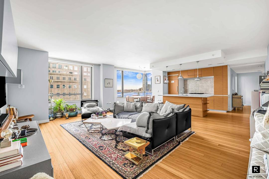 Exquisite Hudson River views and spacious layout in this three bed three bath home in the Riverhouse, the only waterfront LEED certified Green condominium in North Battery Park West Tribeca.