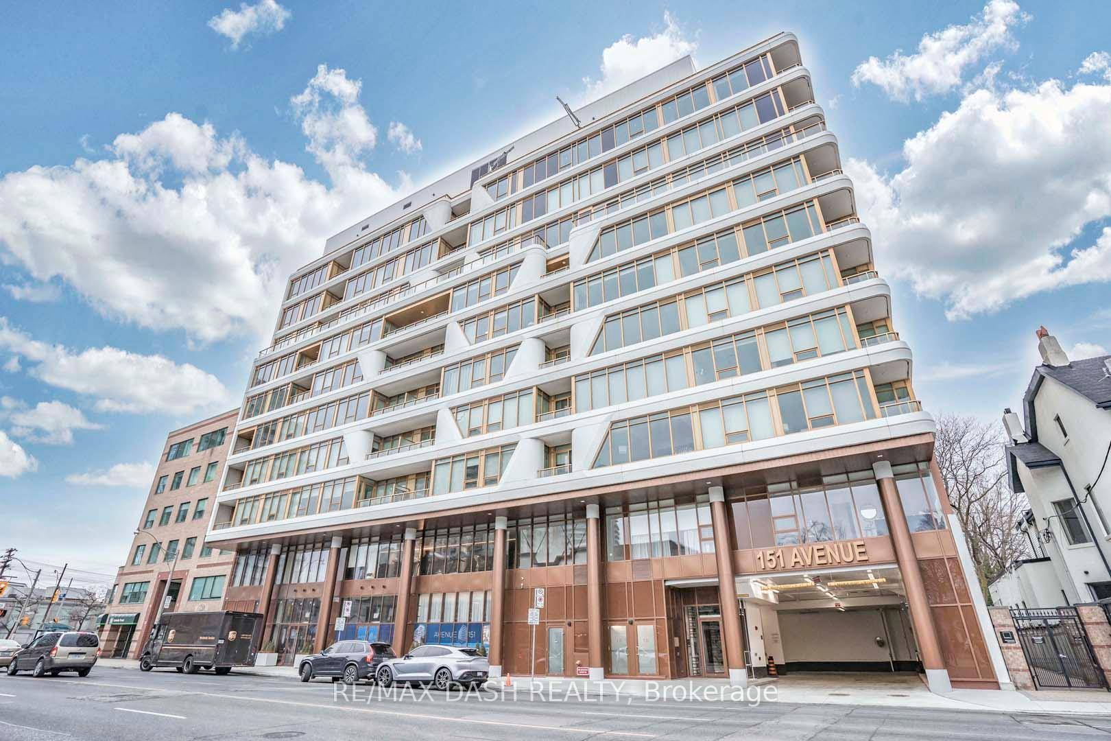 Luxurious Furnished 1 Bdr Plus Den, 1 Baths, Voted T.