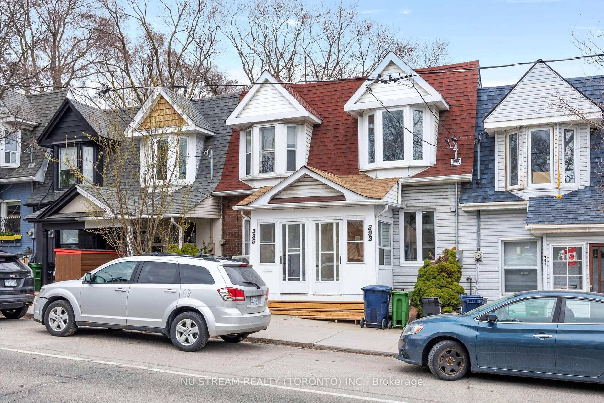 This beautifully 2025 renovated duplex townhouse in the highly sought after Neighbourhood offers the perfect blend of modern luxury and functional living, making it an excellent choice for two related ...