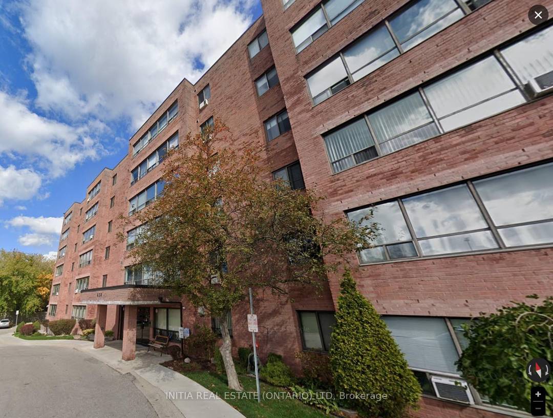 Furnished 2 bedroom 1 bathroom condo with parking spots in the quiet corner in the convenient Cheapside amp ; Adelaide area.