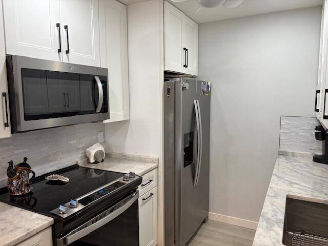 BEAUTIFUL 2 BEDROOM, 1 1 2 BATH UNIT IN DESIRABLE CORNWALL SECTION.