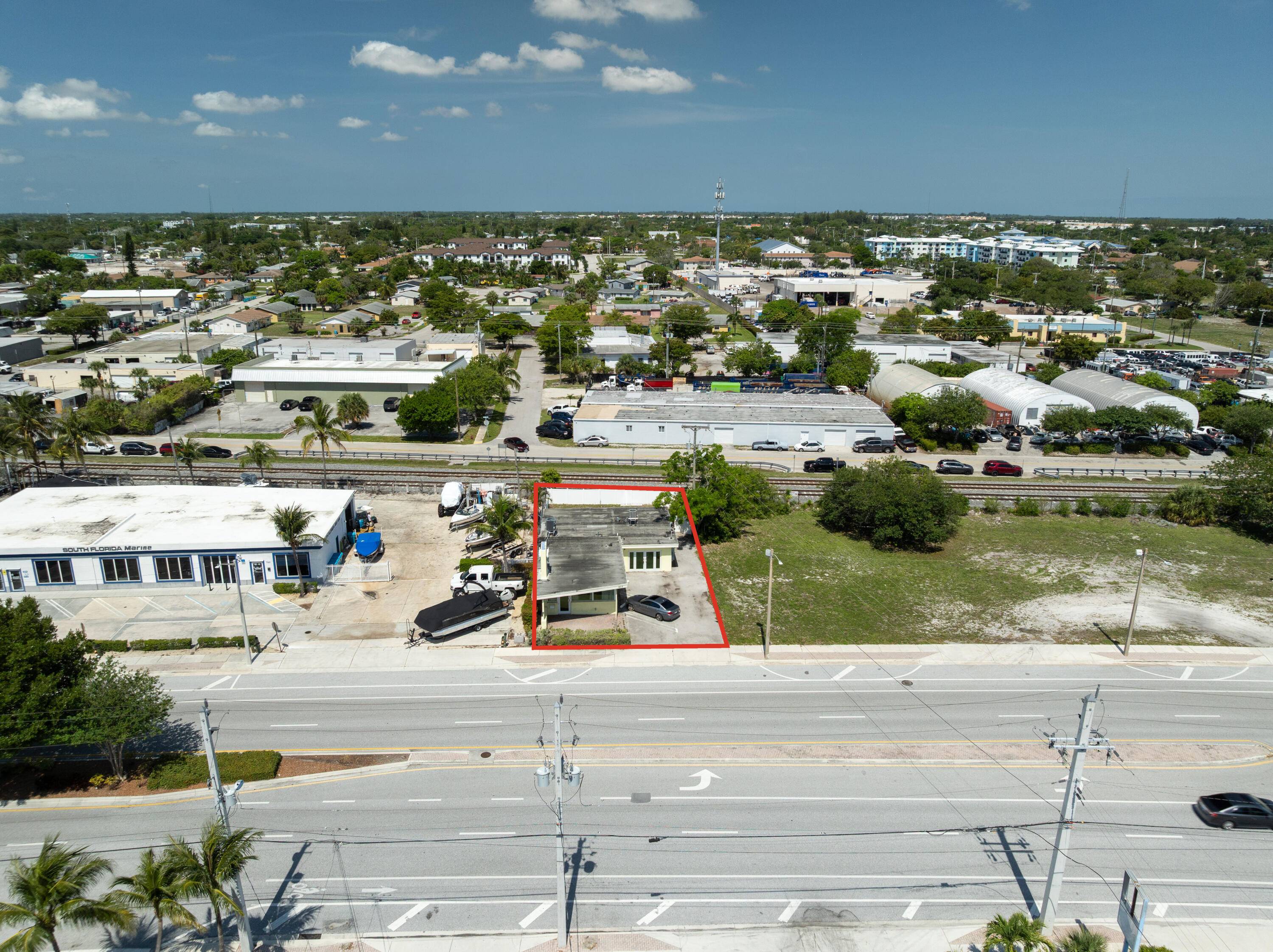 Seize this fantastic opportunity to own a prime freestanding retail or office building on Federal Hwy, just steps from Boynton Beach's reenergized and rapidly redeveloping city center !