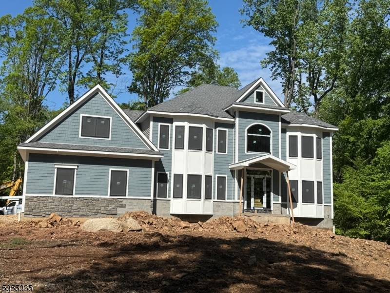 BRAND NEW CONSTRUCTION READY FOR FALL DELIVERY !