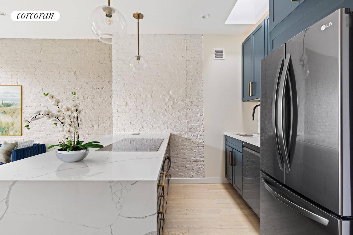 Welcome to Penthouse R at 343 East 92nd Street a fully gut renovated, one bedroom tucked in a well maintained townhouse coop.