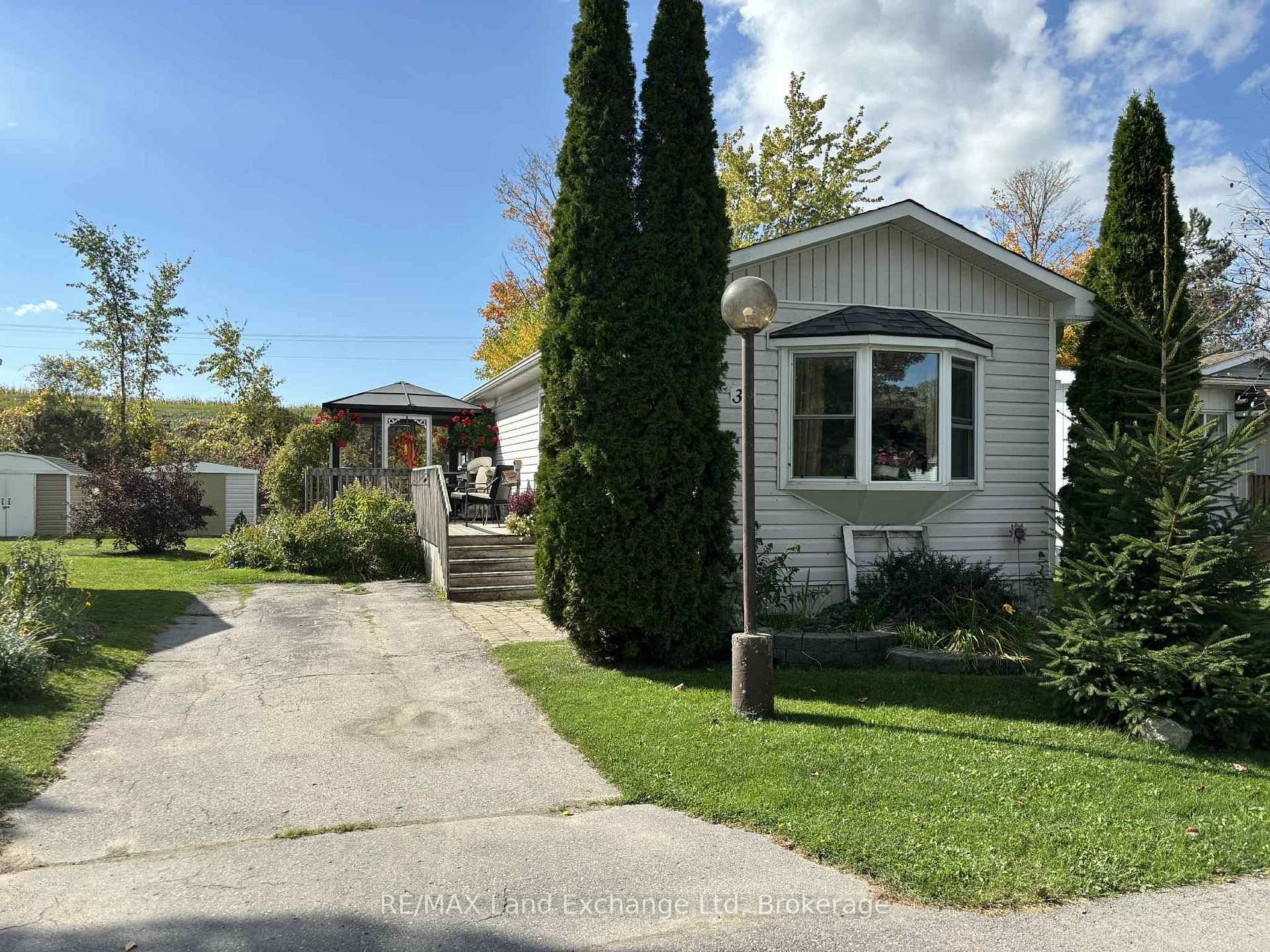 Enjoy easy living in this well maintained 2 bedroom, 1 bath modular home located in a quiet and friendly retirement community.