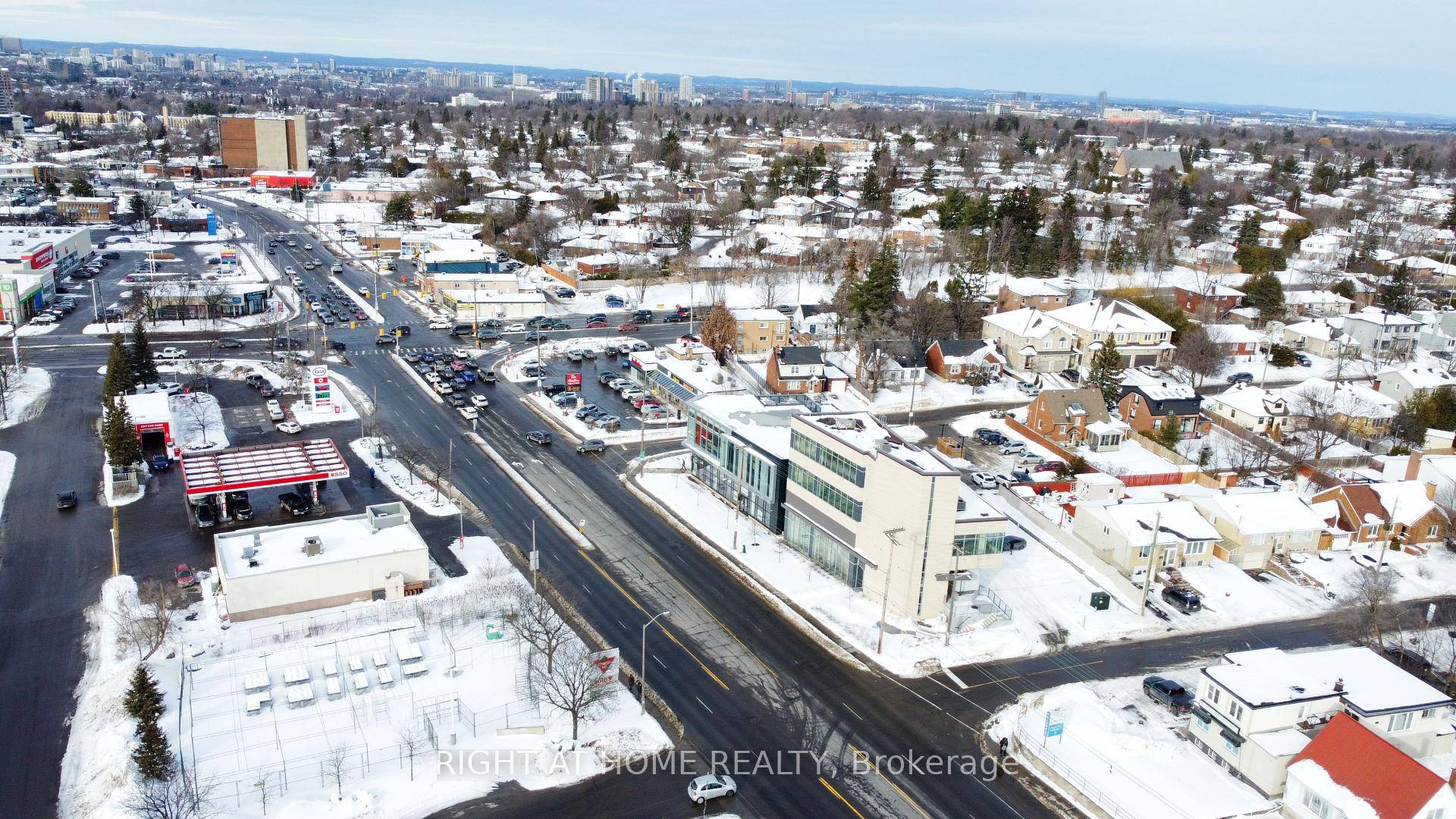 Great opportunity for businesses seeking an ideal location with high traffic exposure !