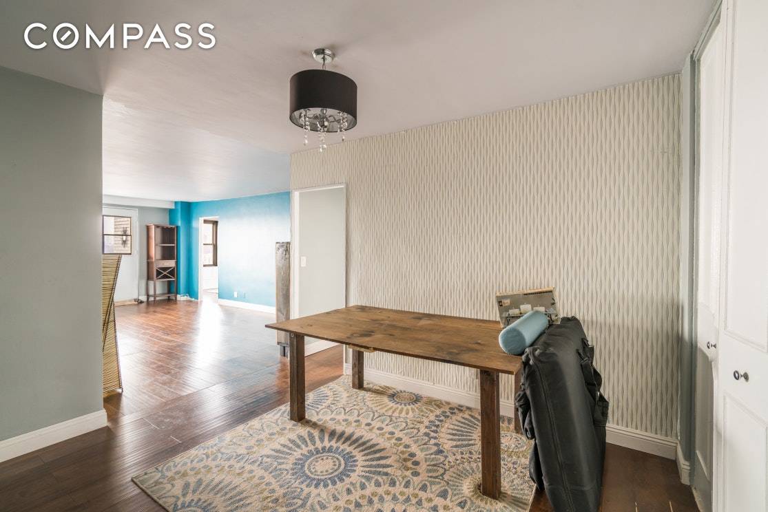 Make this bright and spacious 2 bedroom 2 bath with home office located in a landmarked district your home !