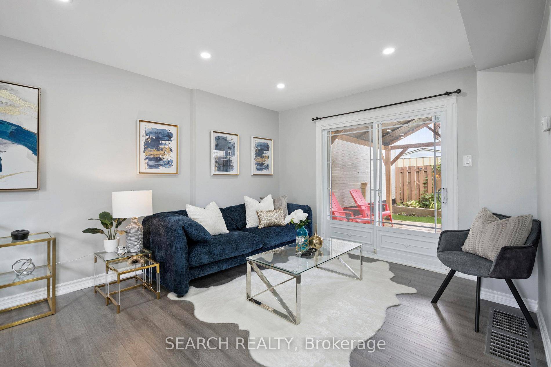 Fully Renovated This beautifully upgraded 3 1 bedrooms, 3 bathrooms detached link home is located on a quiet, family friendly neighbourhood in Brampton, just minutes from Chinguacousy Park and Bramalea ...