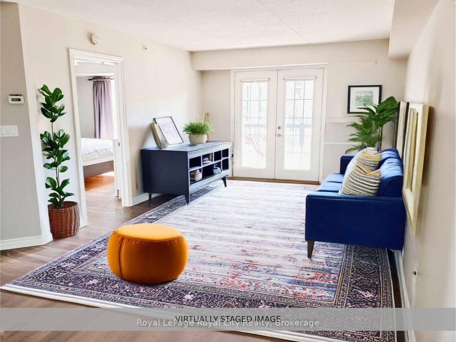 Welcome to this beautifully maintained one bedroom Oxford model condo located in the vibrant Dempsey neighbourhood of Milton.