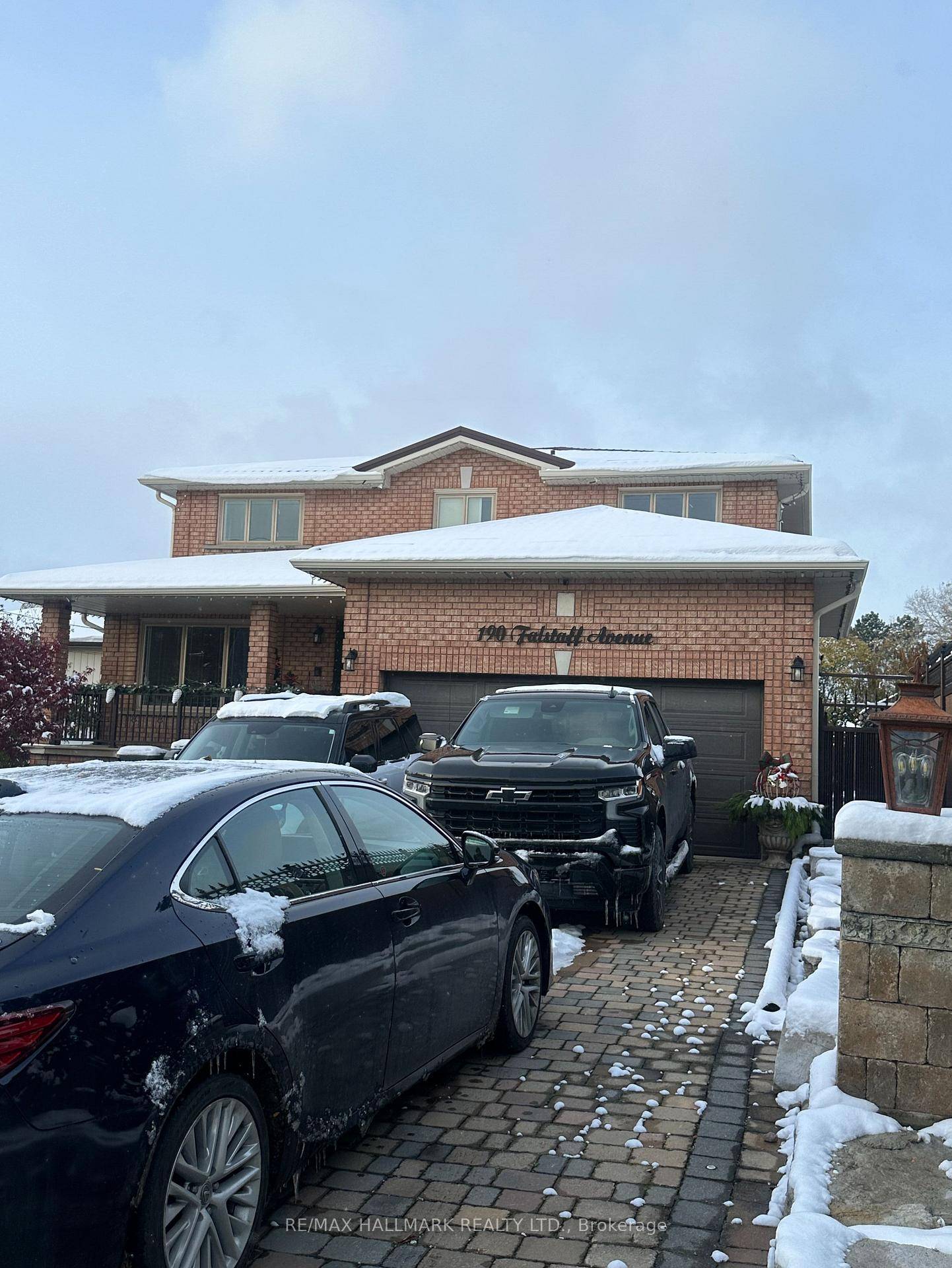 Immaculate and spacious basement apartment in a prime north York location !