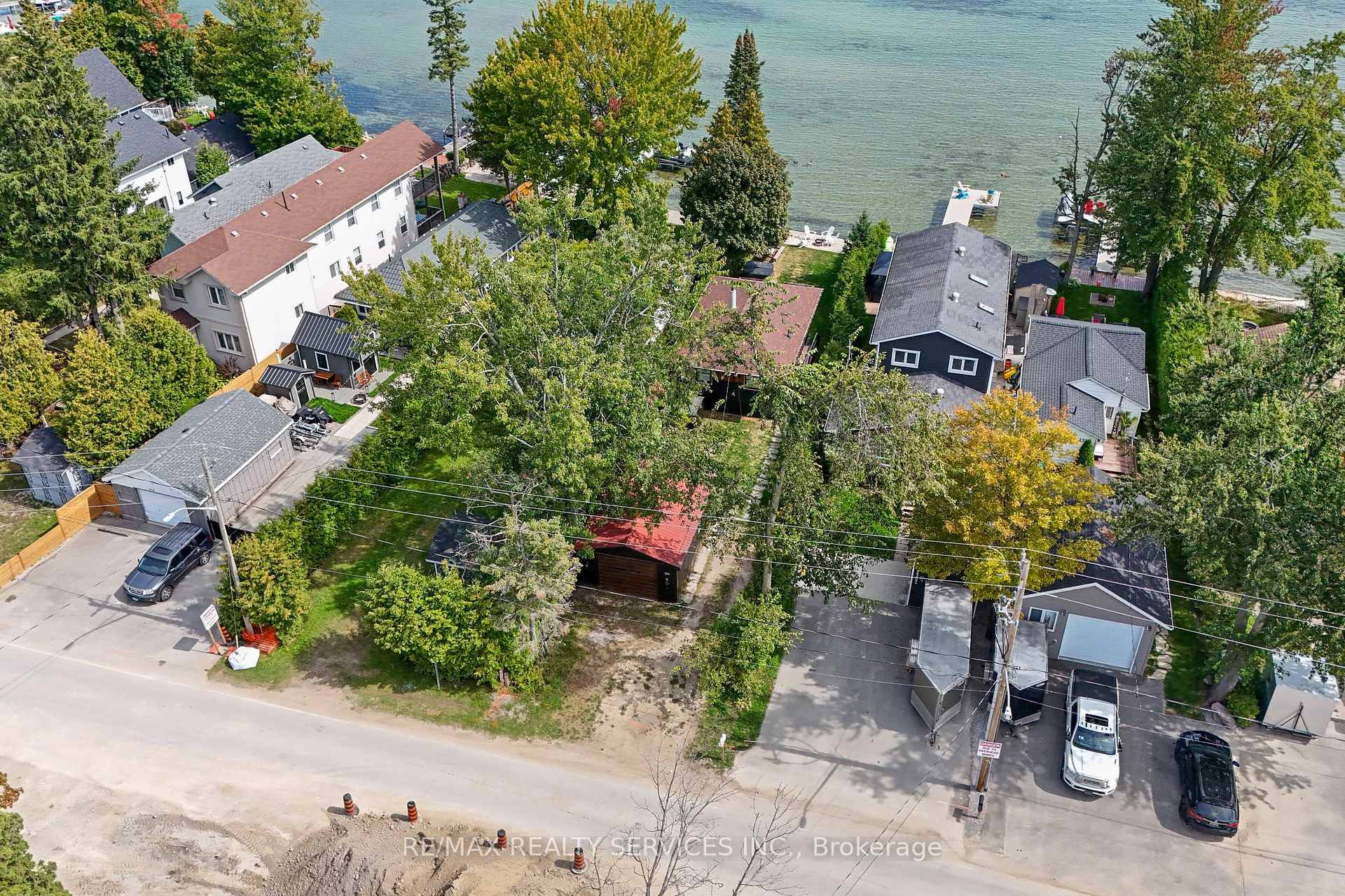 Prime Lake Simcoe Waterfront !