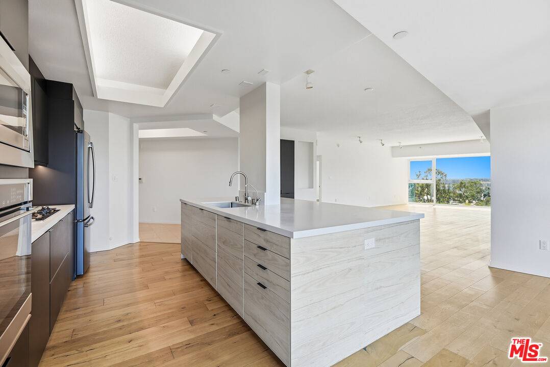 13600 Marina Pointe Dr 2BR Marina Del Rey La