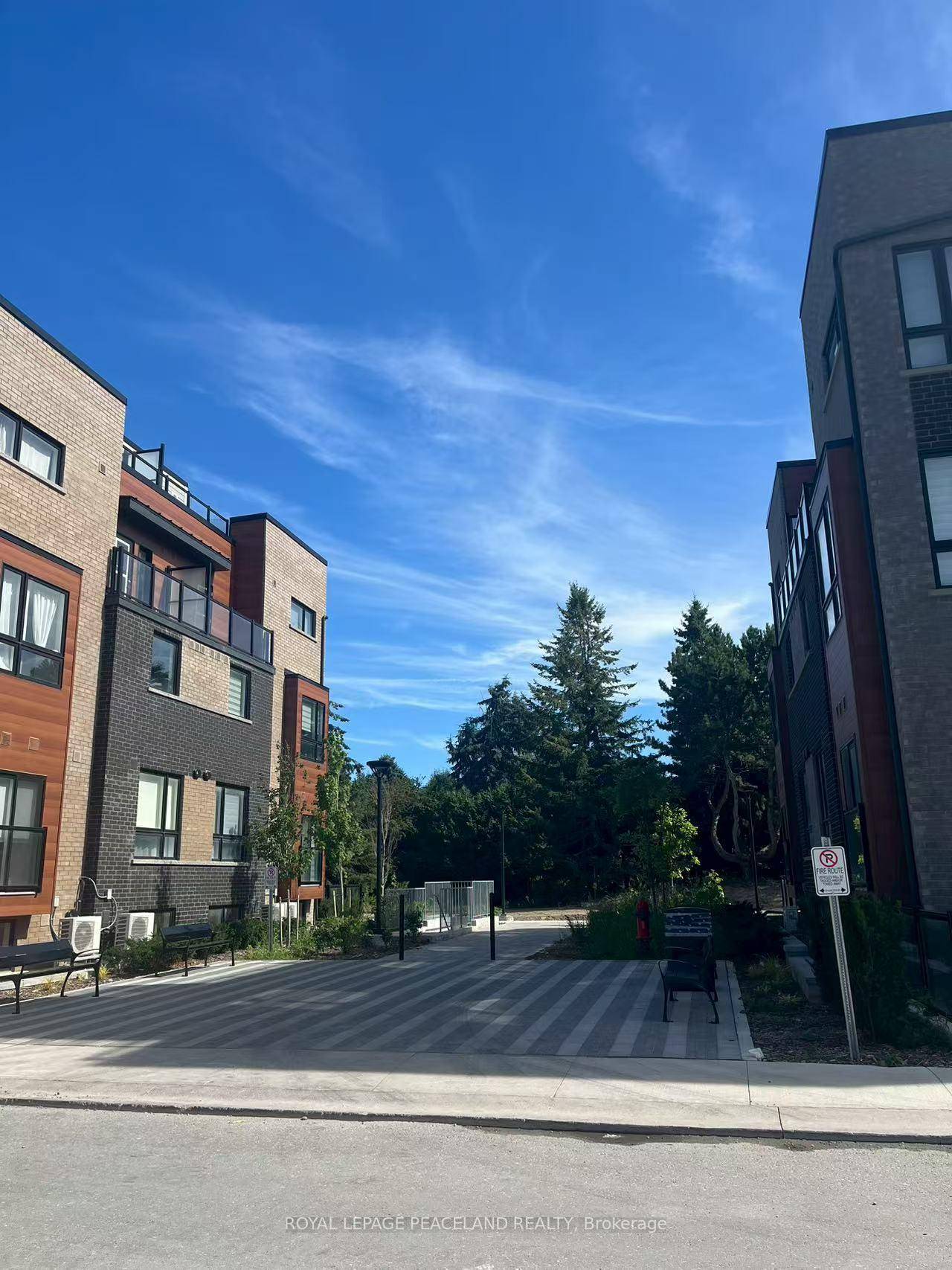 Brand New Modern Living And Unbeatable Convenience Condo Townhouse.