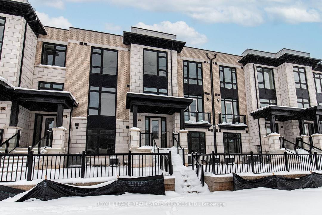 Be the first to live in this spectacular, newly built Fernbrook duplex townhome !