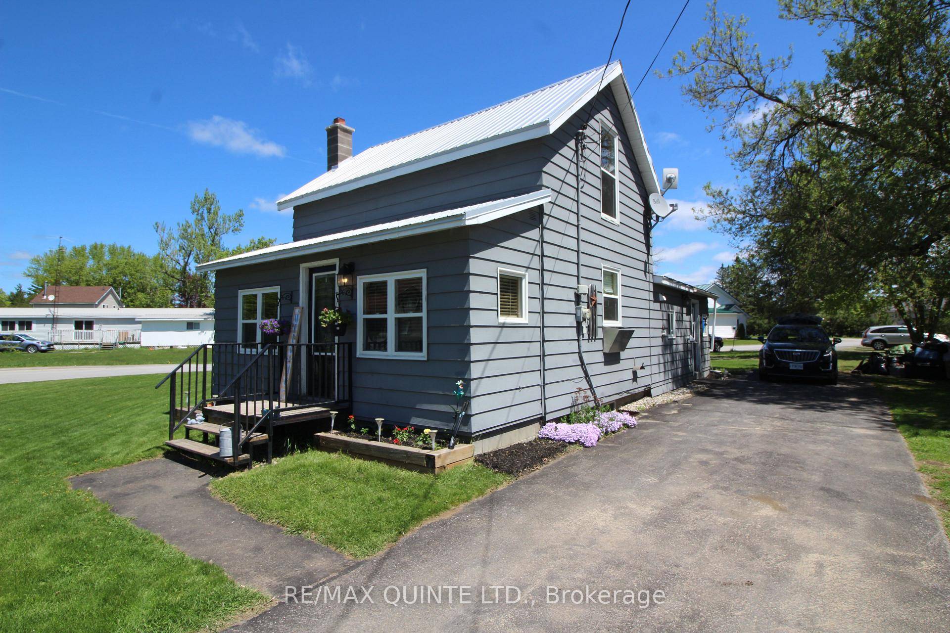 This charming 1 1 2 storey home features 3 bedrooms and a beautifully remodeled full bathroom, updated just four years ago.