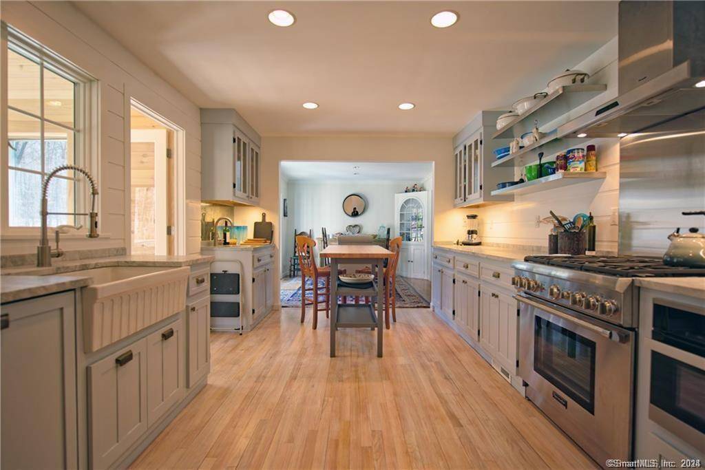 Lilac Cottage is the perfect country rental and close to town.