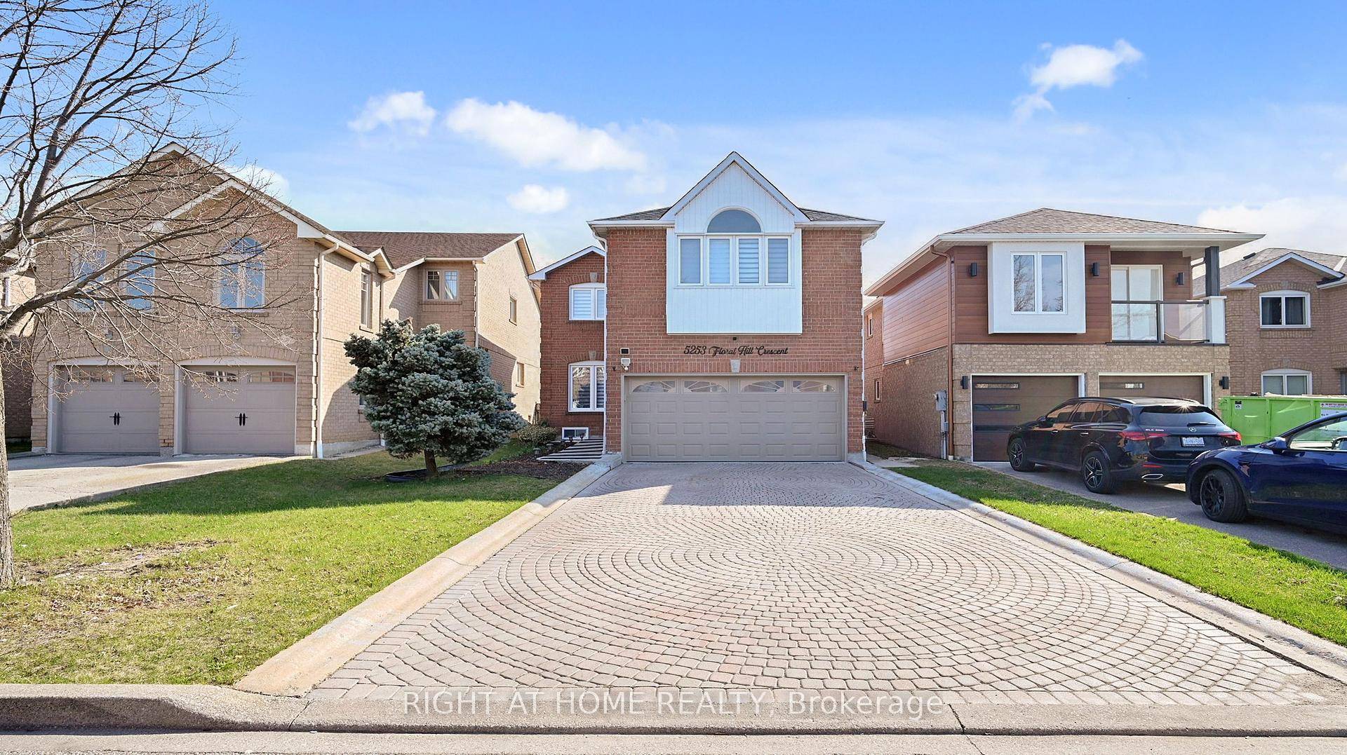 Welcome to 5253 Floral Hill Crescent a beautifully maintained 4 3 bedroom, 5 bathroom detached home in Mississaugas highly sought after East Credit community !