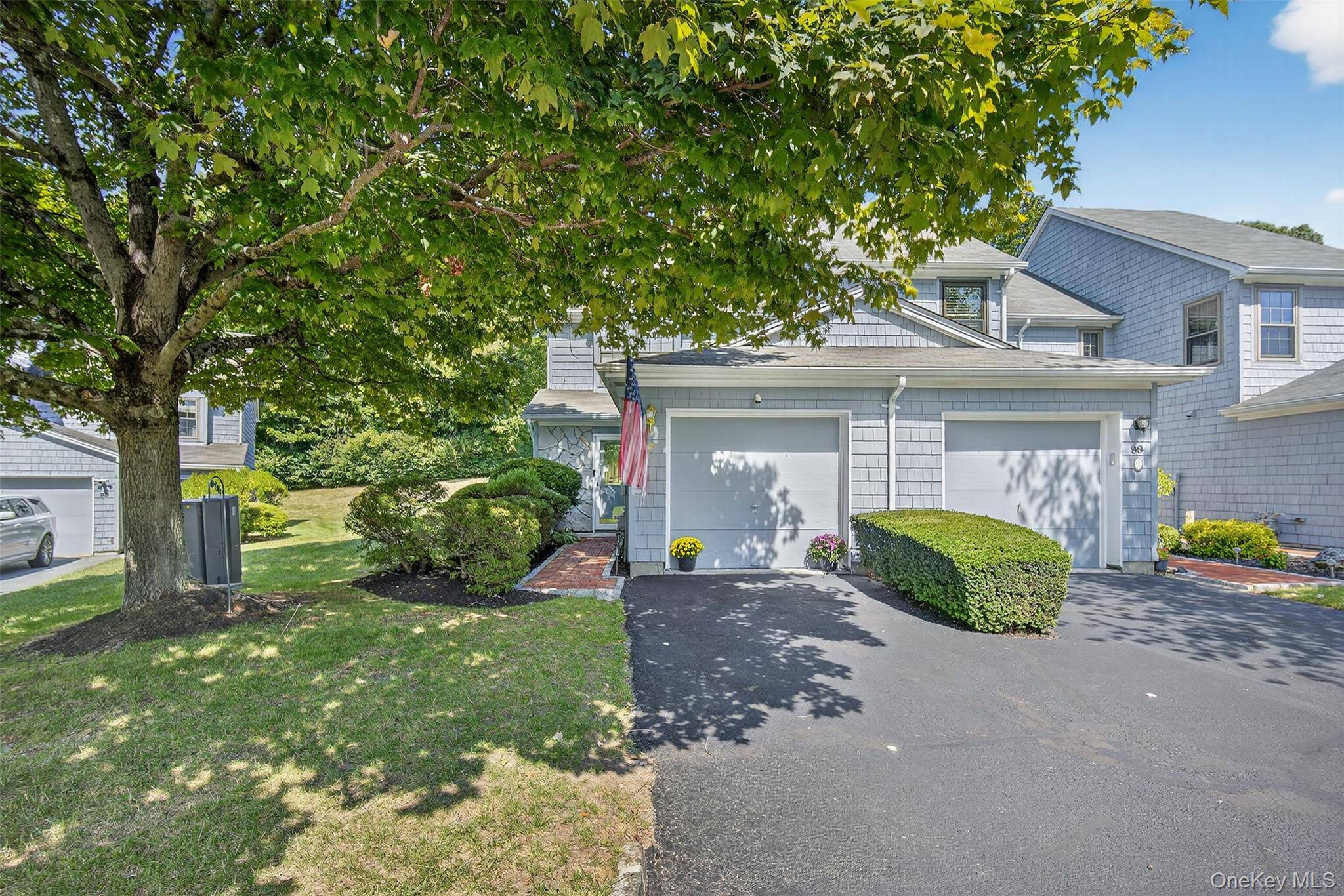 Welcome to 97 Jonathan Drive in the desirable Society Hill community of Mahopac.