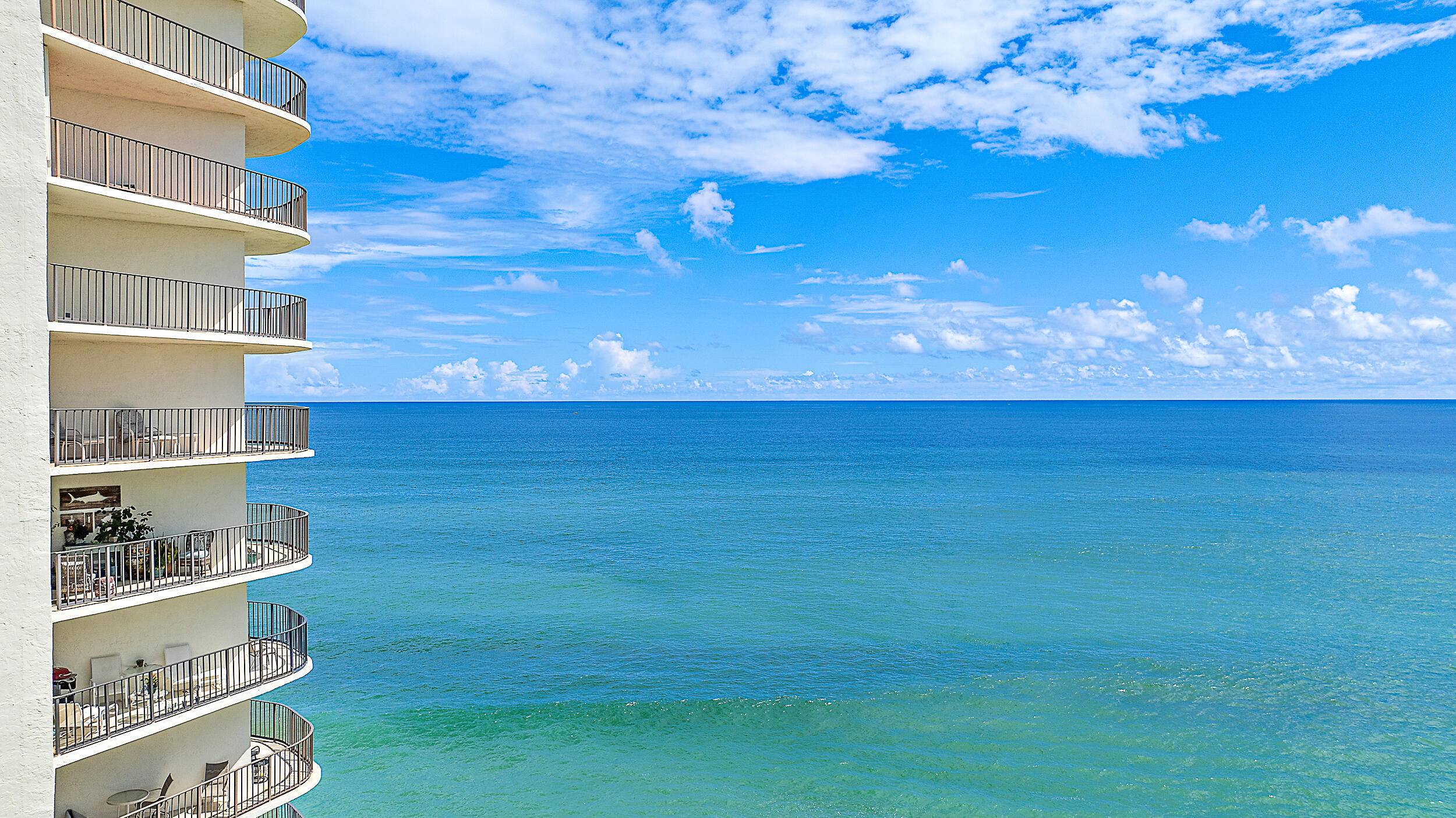 Enjoy spectacular views of the turquoise blue ocean to the amazing views of the Intracoastal where you can enjoy amazing sunsets firework displays on holidays !