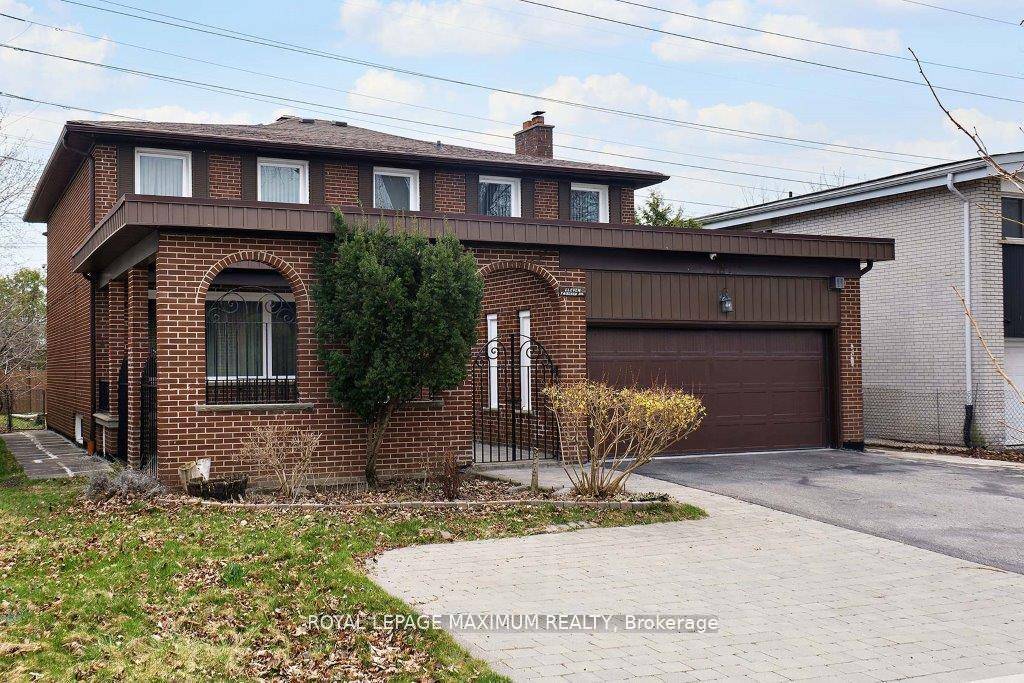 Prime Area ! Excellent Layout, Spacious Rooms, 2700 Sq.
