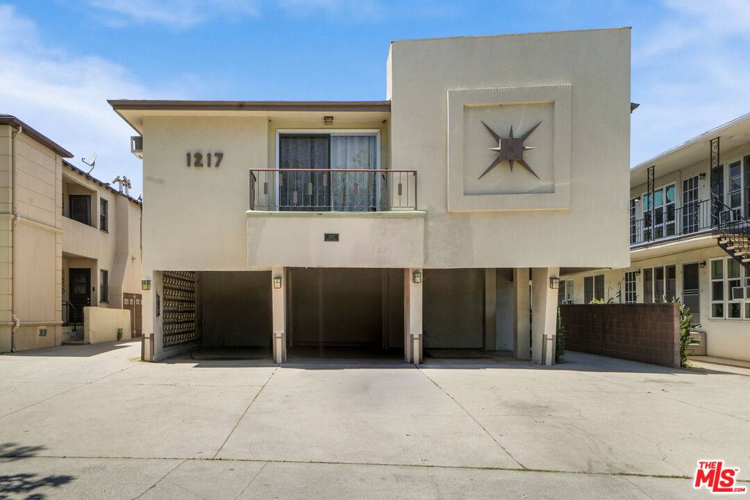 1217 S Orange Grove Ave La