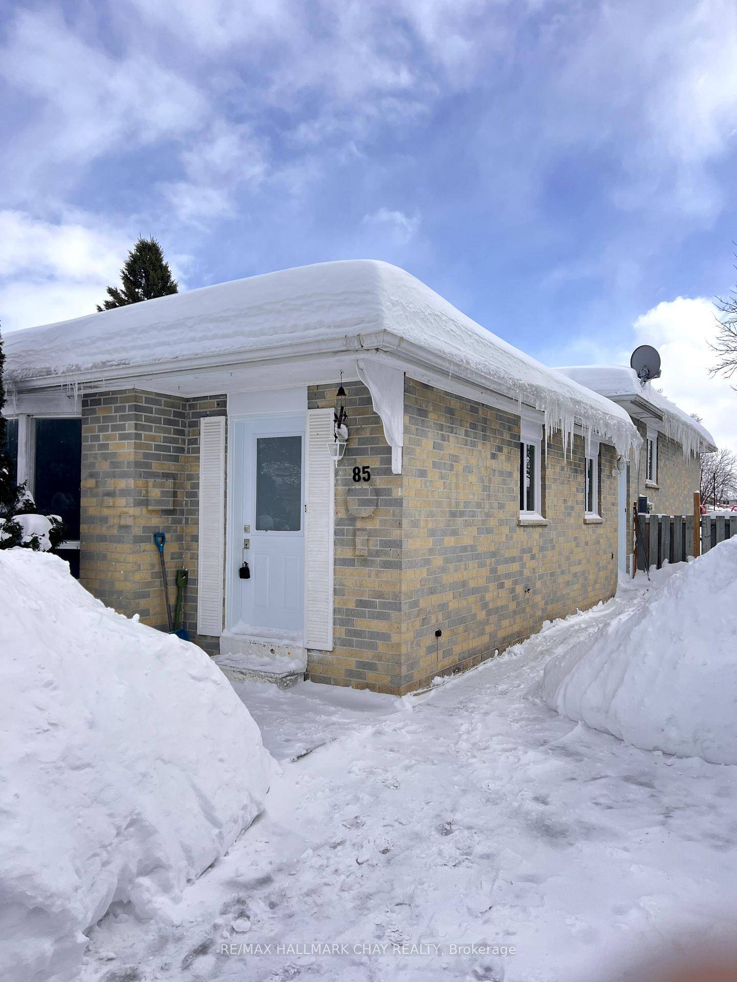 Freshly Updated Semi Detached Home In Well Located SW Alliston.